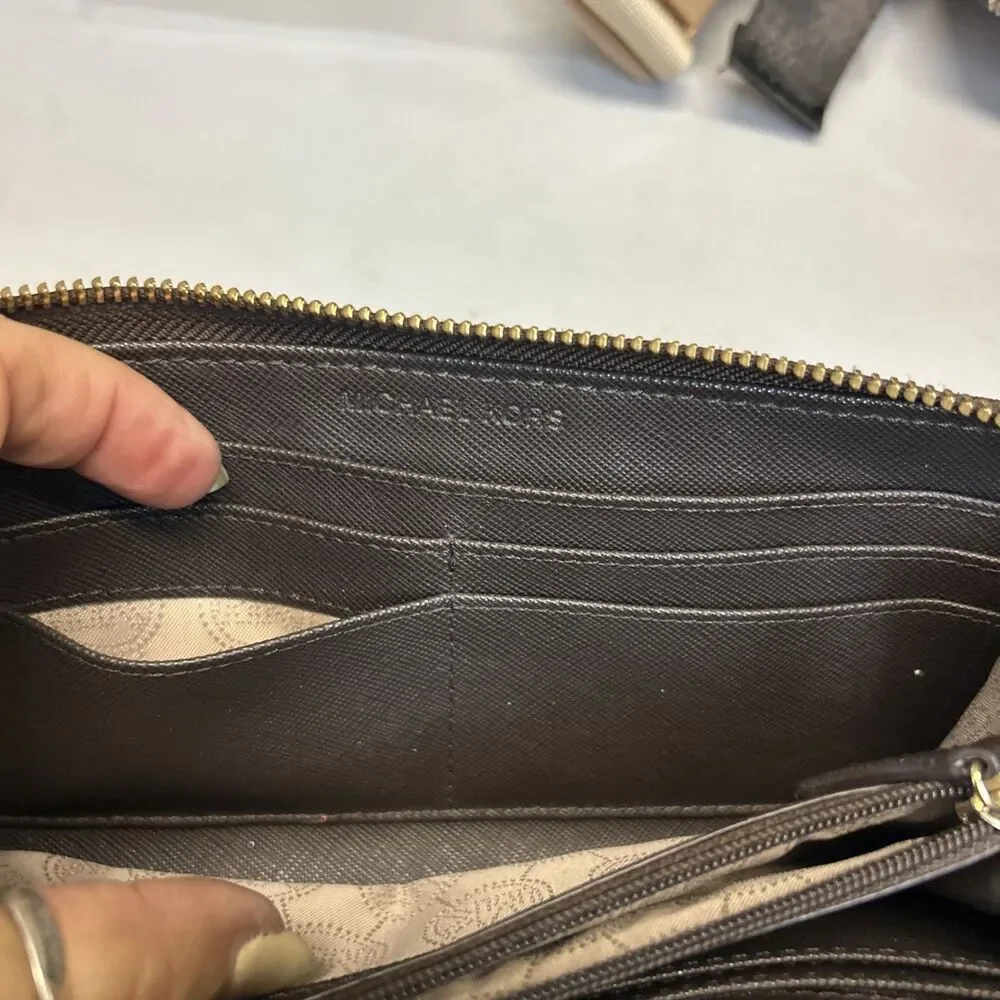 Michael Kors nice clean